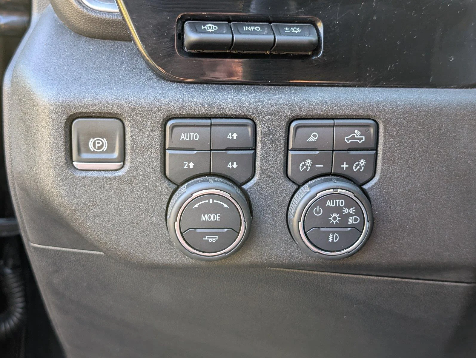 Used 2025 Black Chevrolet LTZ image 31