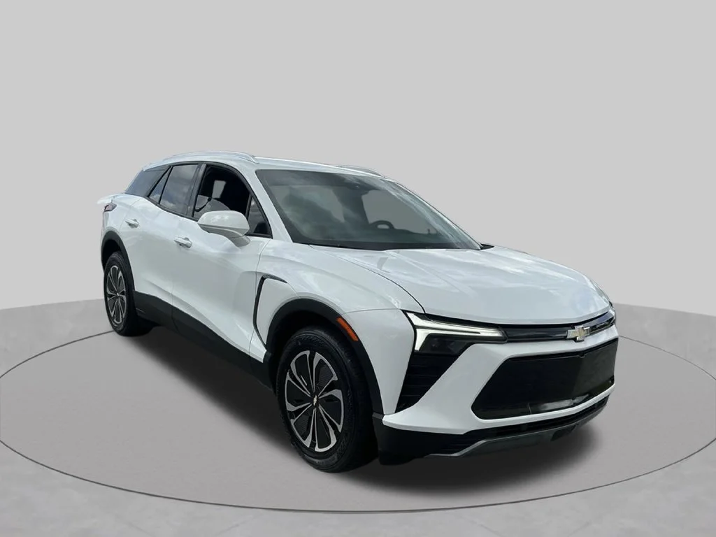 Used 2024 White Chevrolet LT image 16