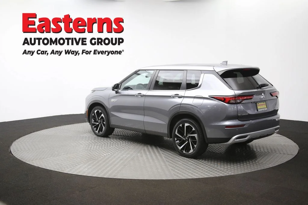 Used 2023 Silver Mitsubishi SE image 64