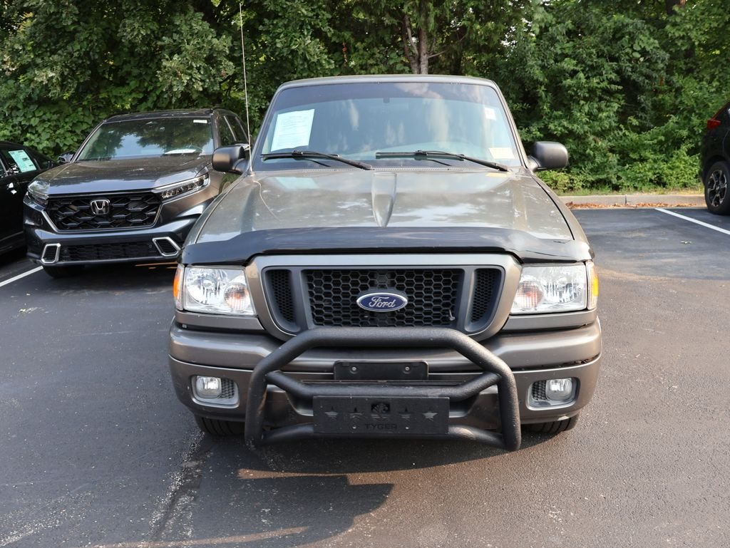Used 2004  Ford Edge image 2