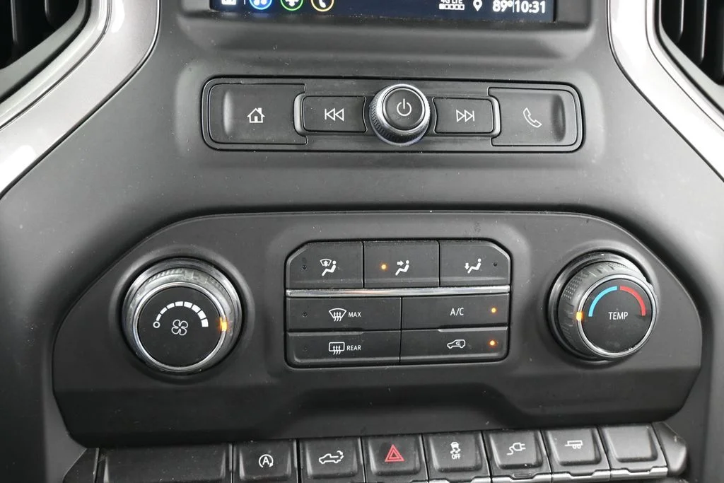 Used 2022 Summit White Chevrolet Custom image 25