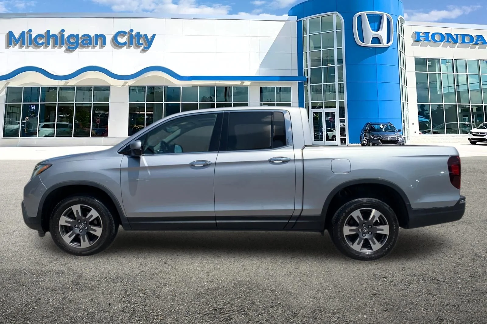 Used 2019 Silver Honda RTL-E image 2