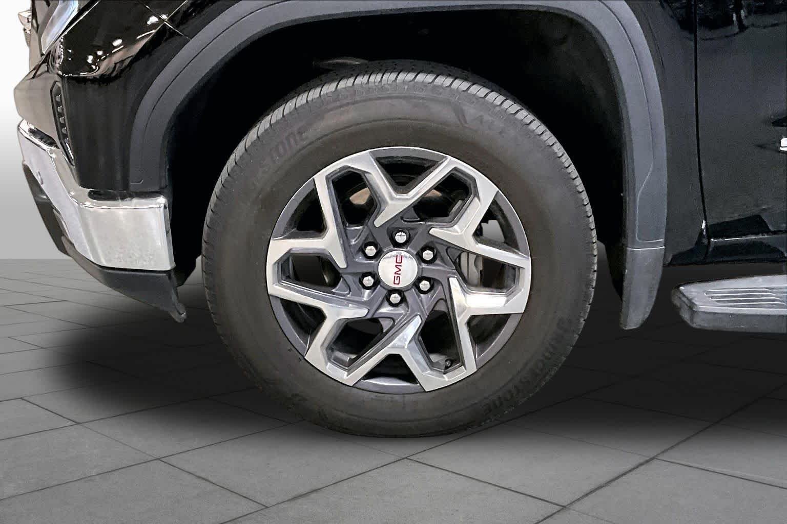 Used 2026 Onyx Black GMC SLT image 10