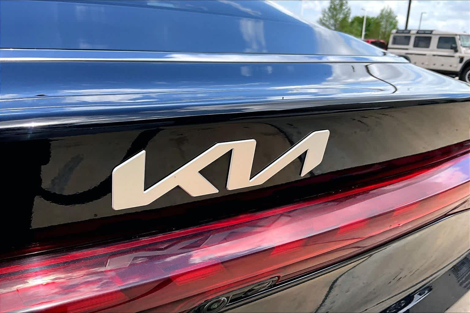 Used 2024 Ebony Black Kia EX image 10