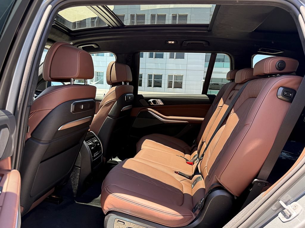 New 2027 Skyscraper Grey Metallic BMW M60i image 15