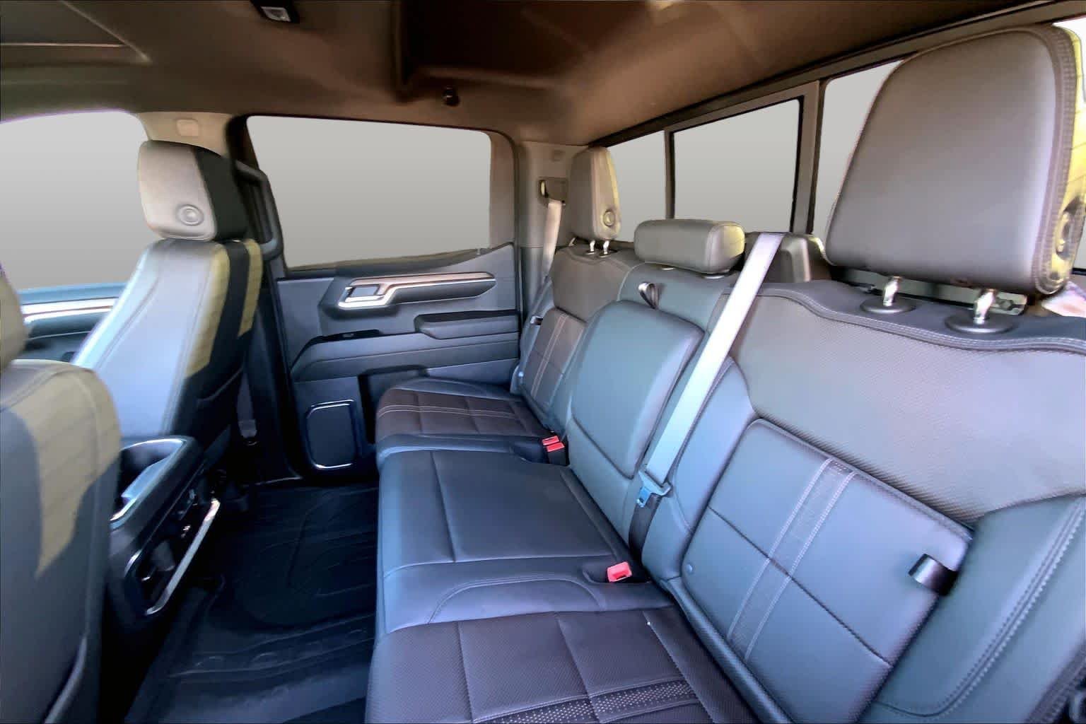 Used 2024 Black Chevrolet High Country image 21