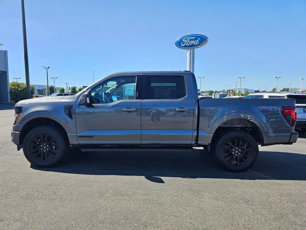 New 2026 Carbonized Gray Metallic Ford XLT image 2