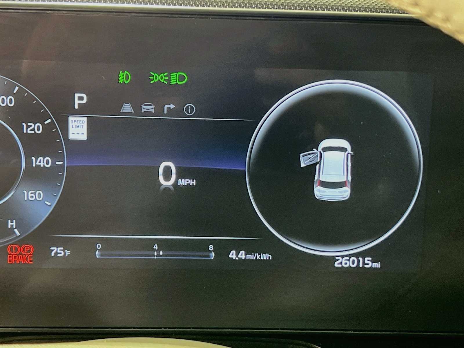 Used 2025 Snow White Pearl Kia Wave image 12