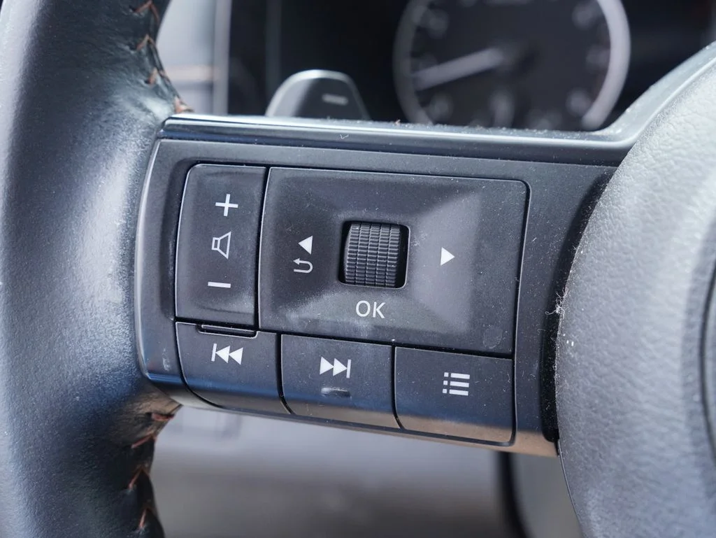 Used 2024 White Nissan Rock Creek image 11