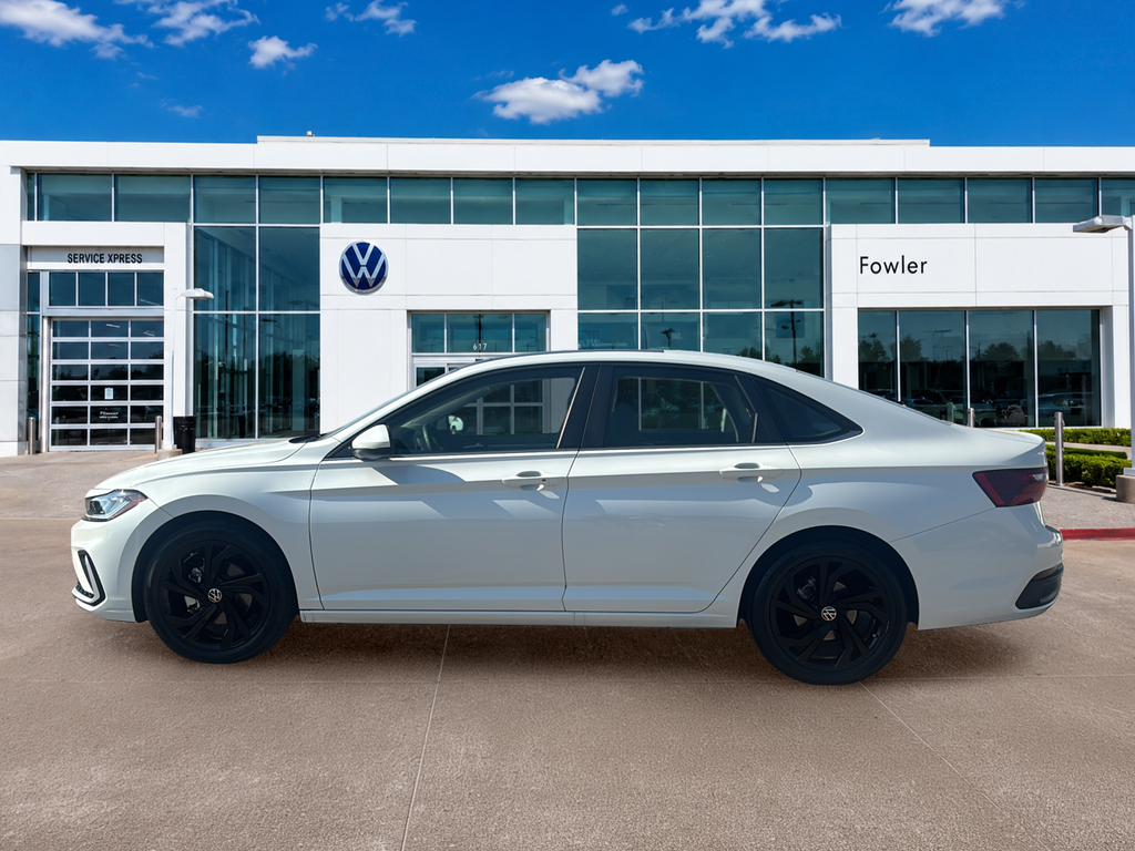 Certified Used 2025 White Volkswagen 1.5T SE image 8