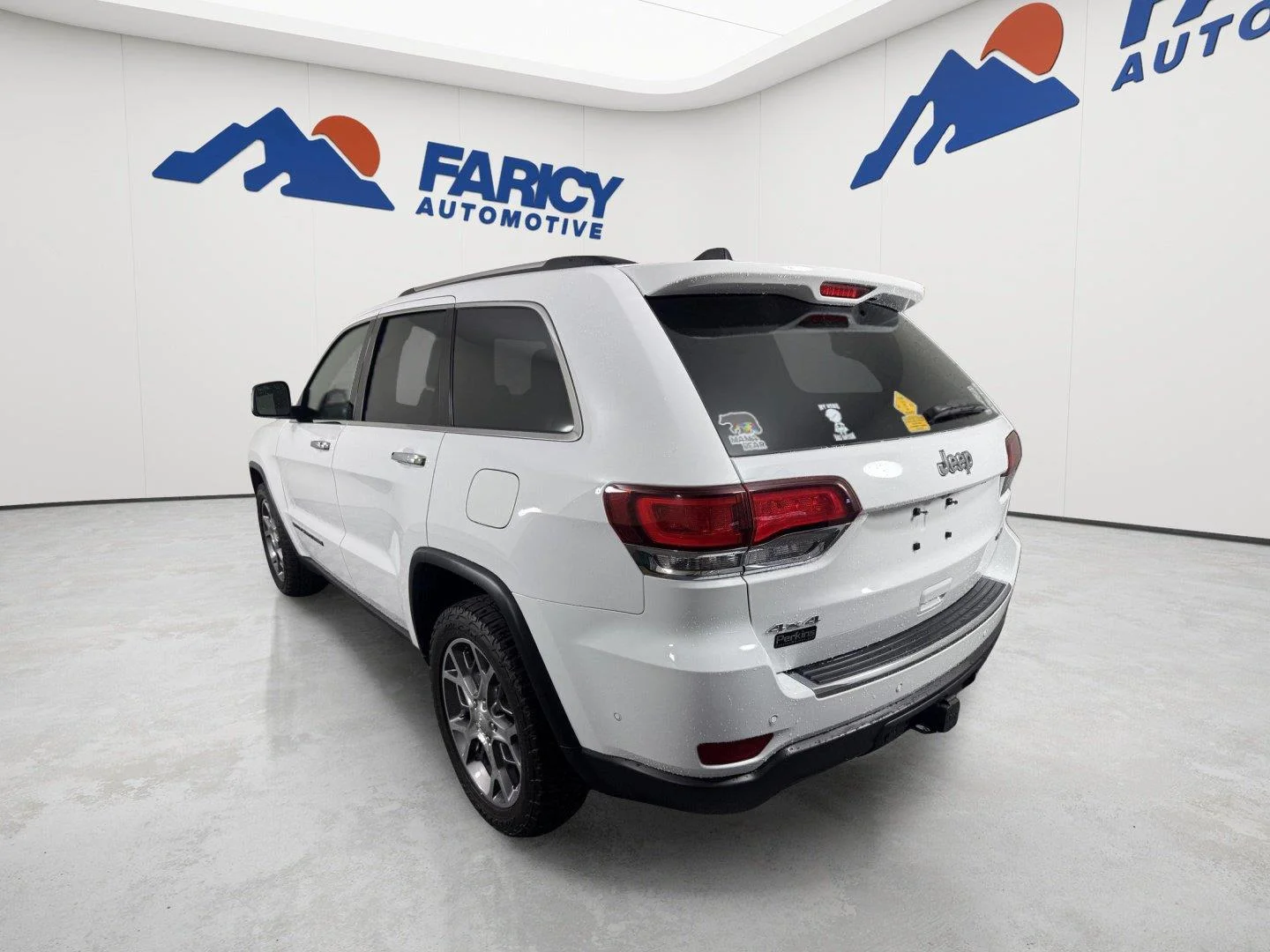 Used 2022 Bright White Clearcoat Jeep Limited image 5