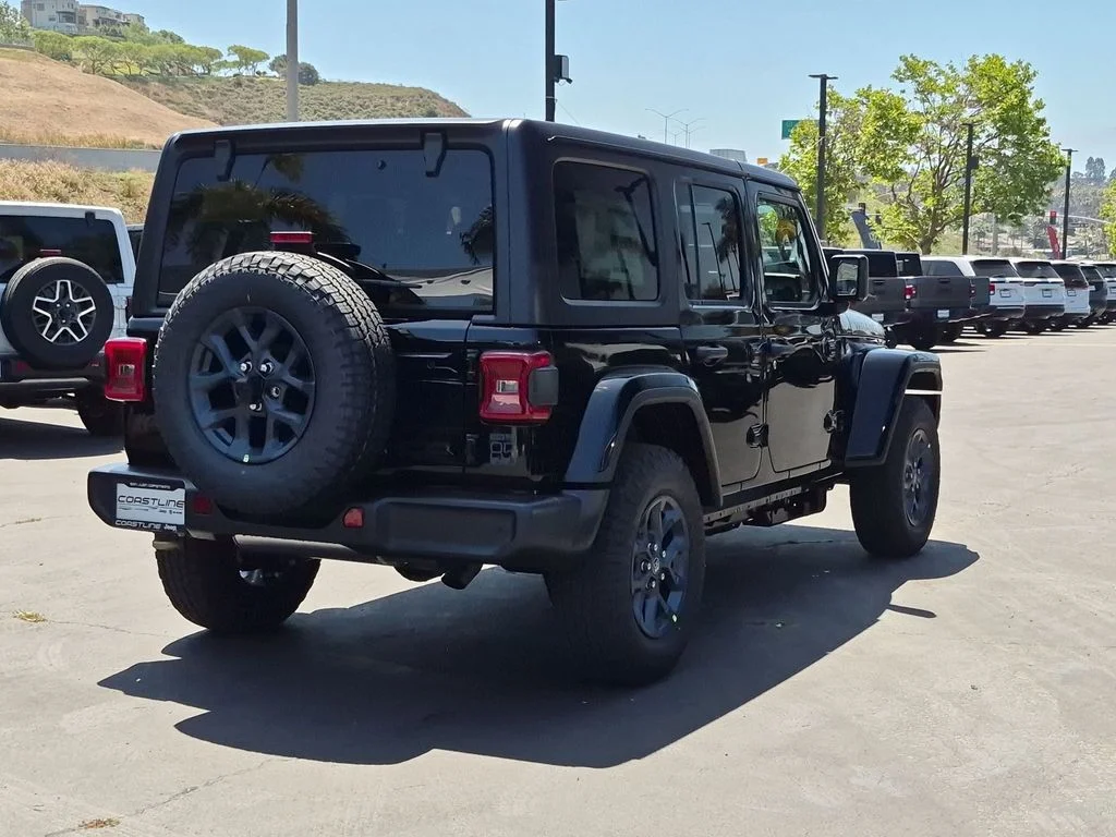 New 2026 Black Clear-Coat Exterior Paint Jeep 85th Anniversary Edition image 4