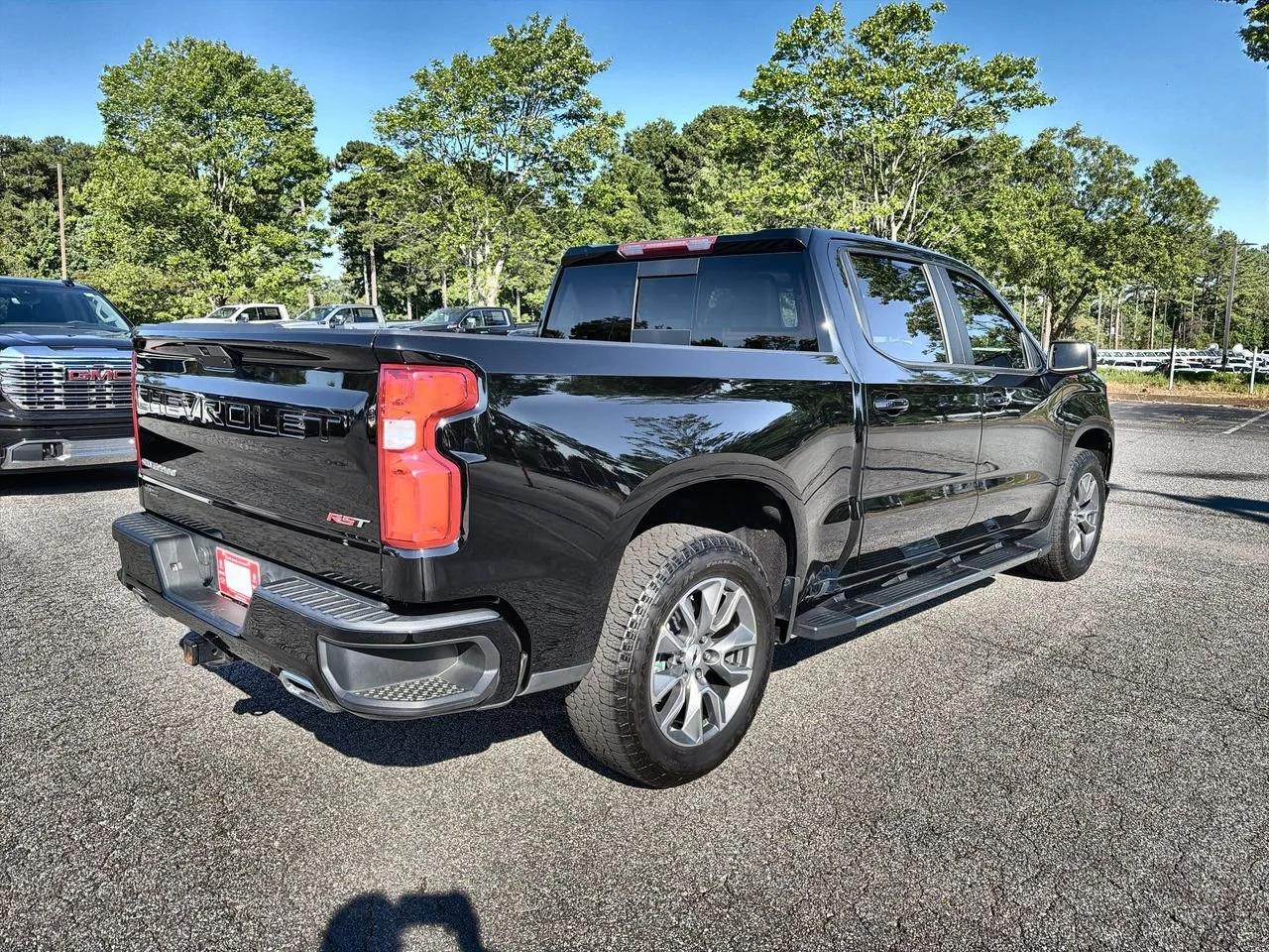 Used 2022 Black Chevrolet RST image 8