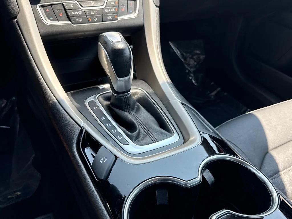 Used 2016 Red Ford SE image 22