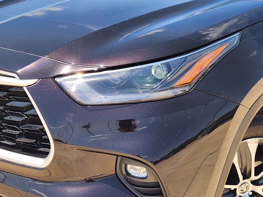 Used 2021 Opulent Amber Toyota XLE image 10