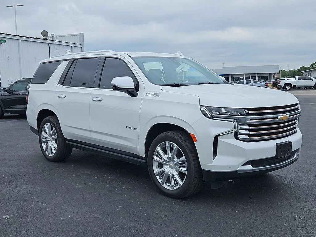 Certified Used 2021 IRIDESCENT PEARL TRICOAT Chevrolet High Country image 8