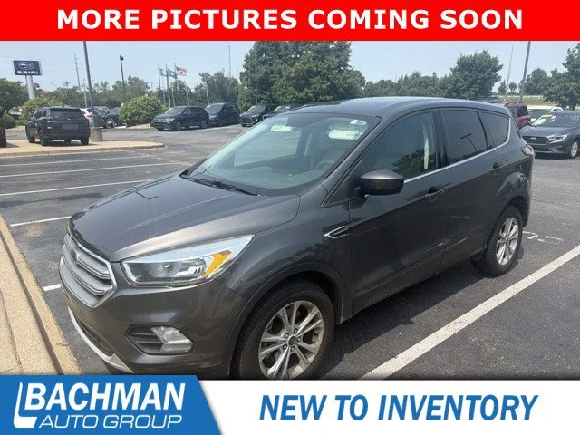 Used 2017 Magnetic Metallic Ford SE image 3