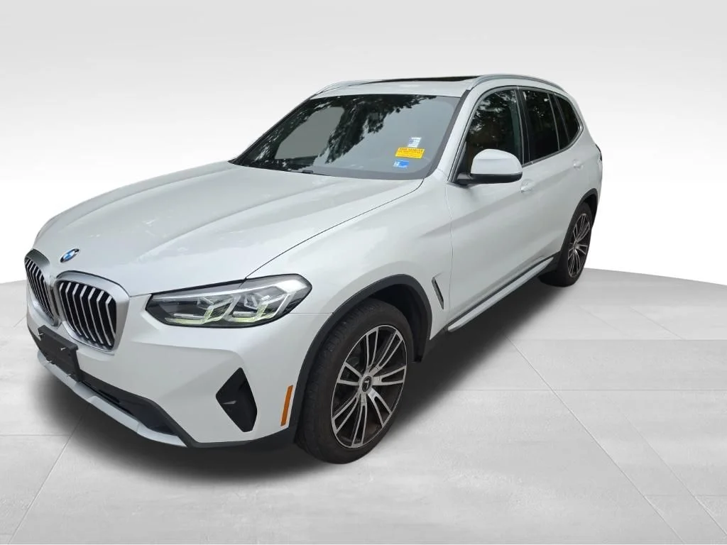 Used 2022 White BMW xDrive30i image 2