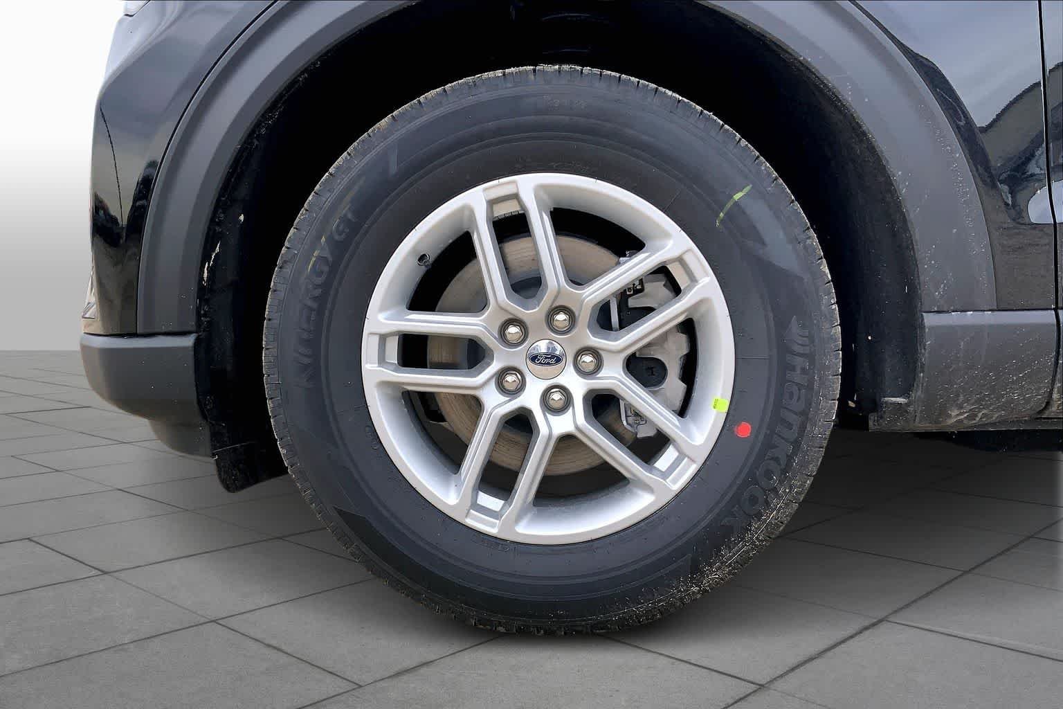 New 2026 Agate Black Metallic Ford Active image 8