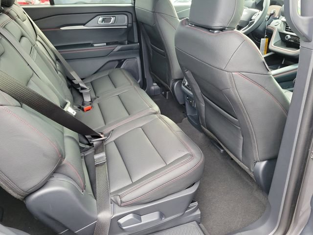 New 2026 Carbonized Gray Metallic Ford ST-Line image 17