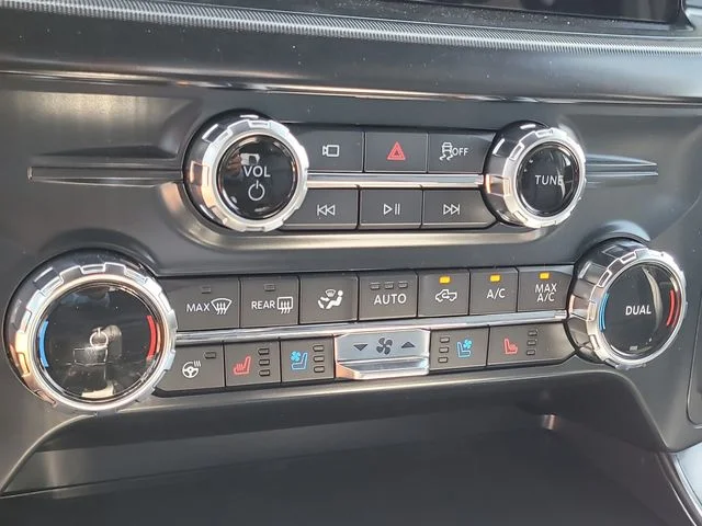 New 2026 Silver Metallic Ford Lariat image 25