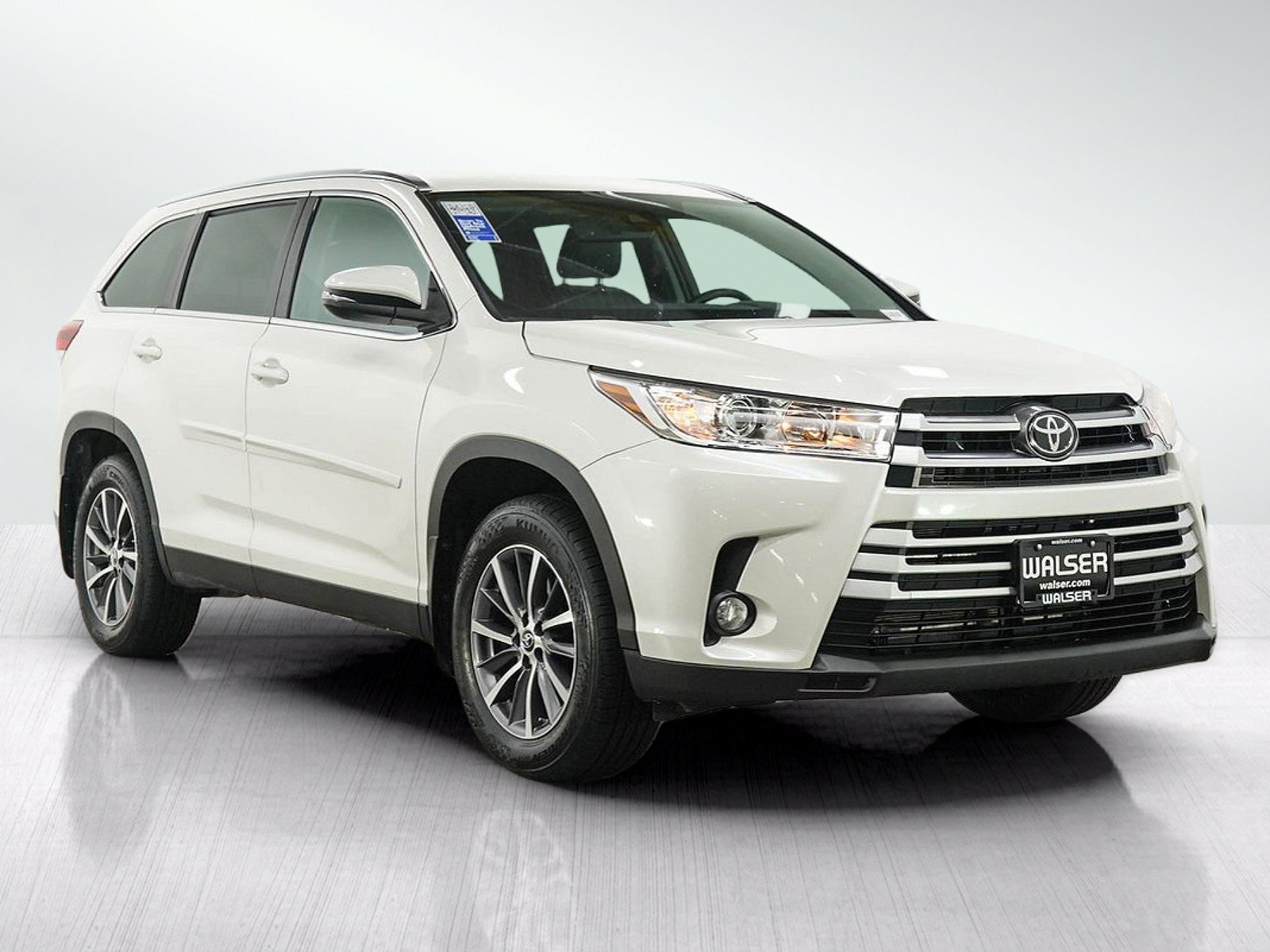 Used 2019 Blizzard Pearl Toyota XLE V6 AWD image 8