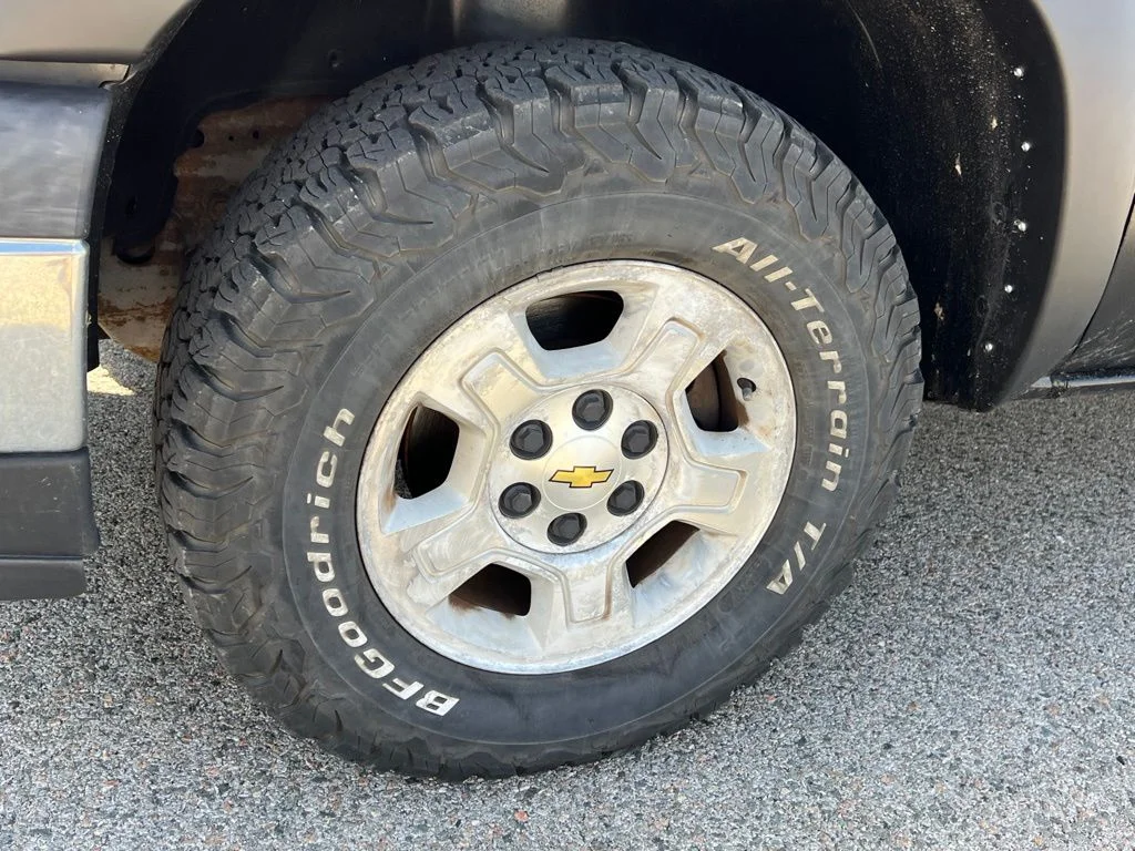 Used 2007 Silver Birch Metallic Chevrolet Work Truck image 4