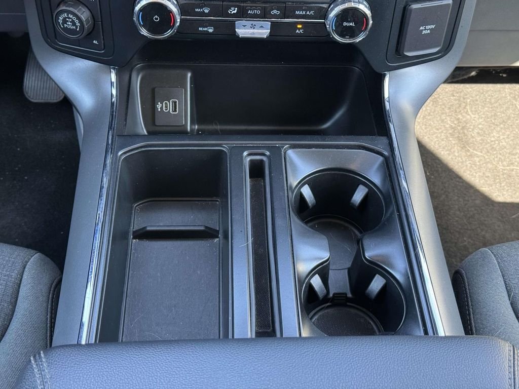 Used 2025 White Ford XLT image 9