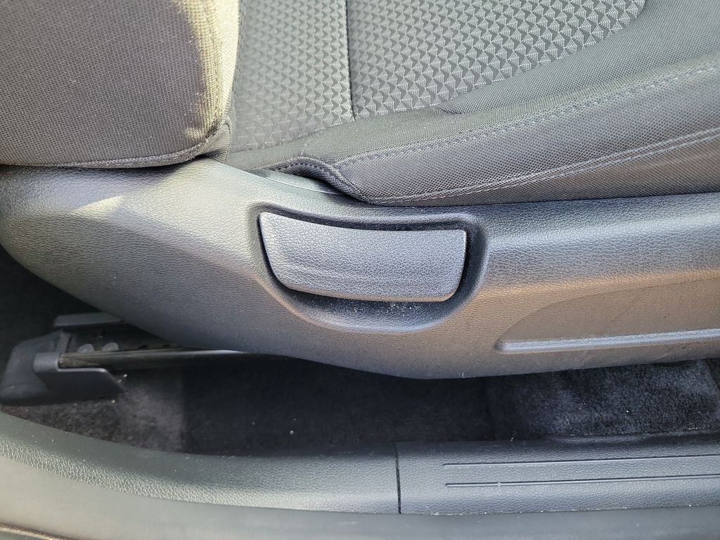 Used 2023 Fusion Black Kia LX image 9