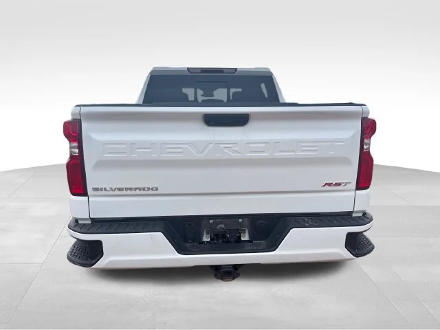 Used 2024 Summit White Chevrolet RST image 4