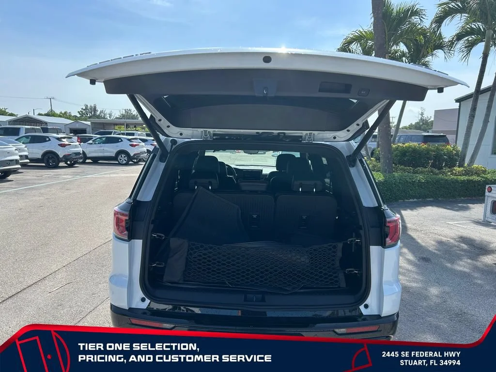 New 2026 Glacier White Tricoat GMC Denali Ultimate image 10