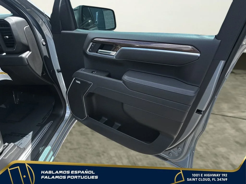 Used 2025 Sterling Gray Metallic Chevrolet RST image 35