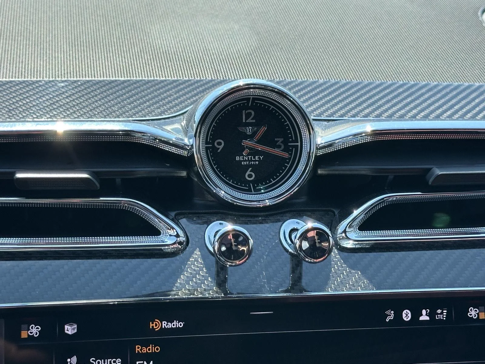 Certified Used 2022  Bentley V8 image 33
