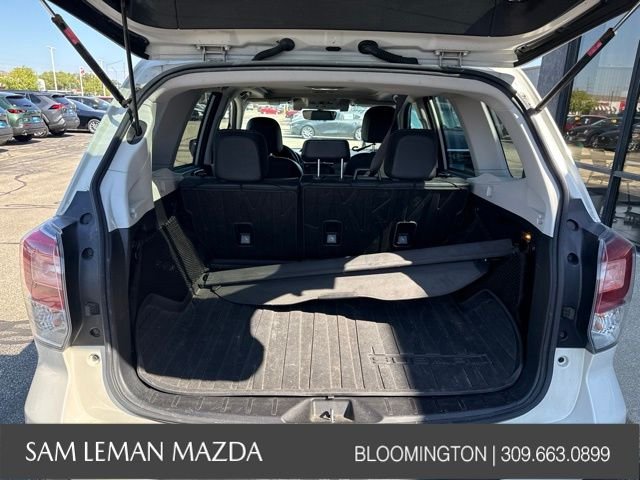 Used 2018 White Subaru 2.5i Touring image 10
