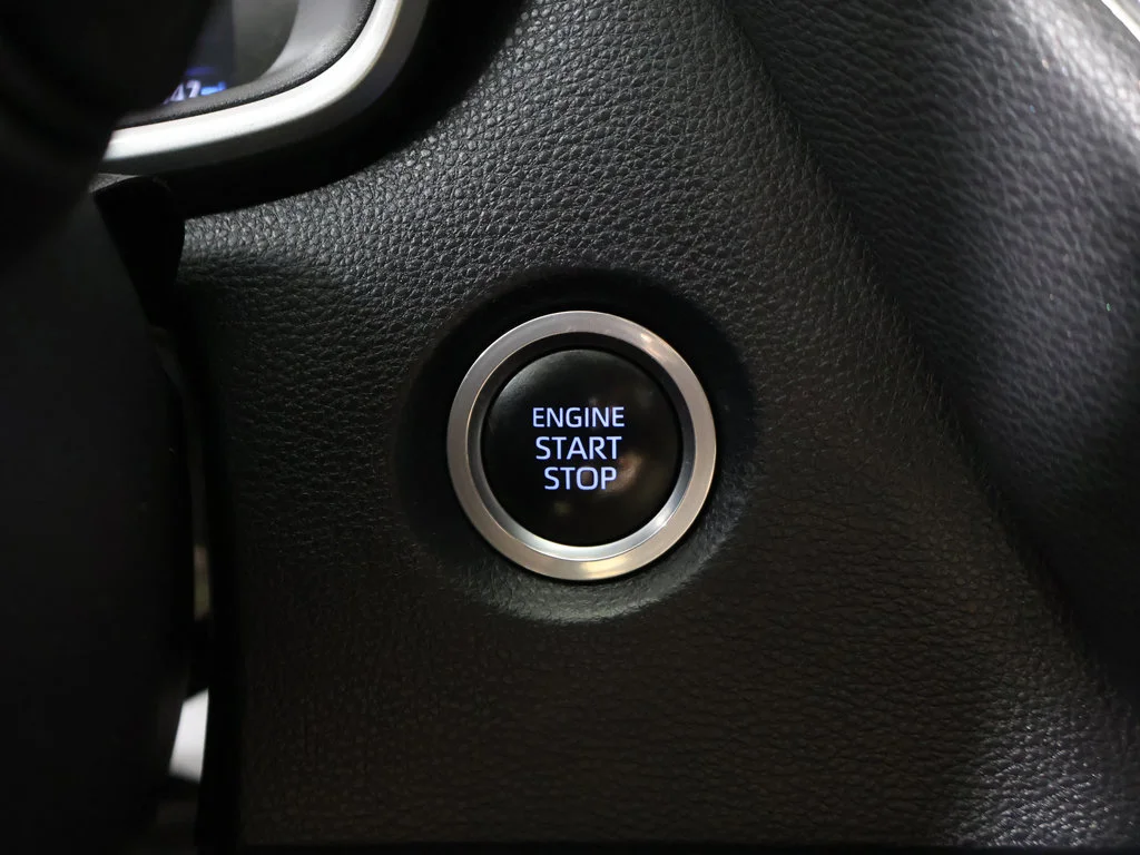 Used 2019 White Toyota SE image 34