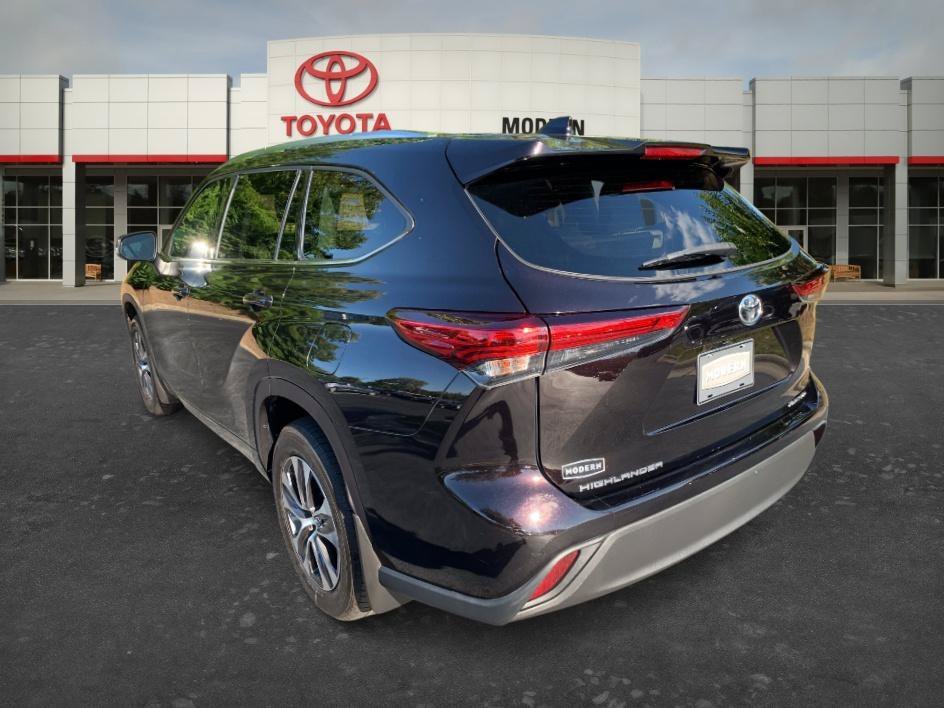 Certified Used 2020 Midnight Black Metallic Toyota XLE image 6