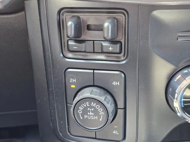 2025 Ford F-150 XLT - Photo 35