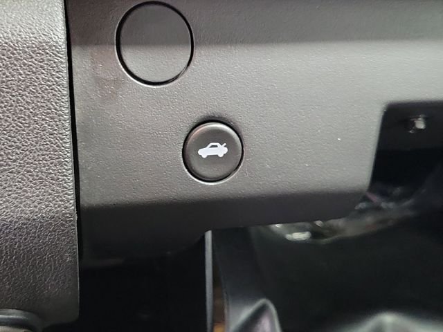 Used 2008 White Saturn Red Line image 21