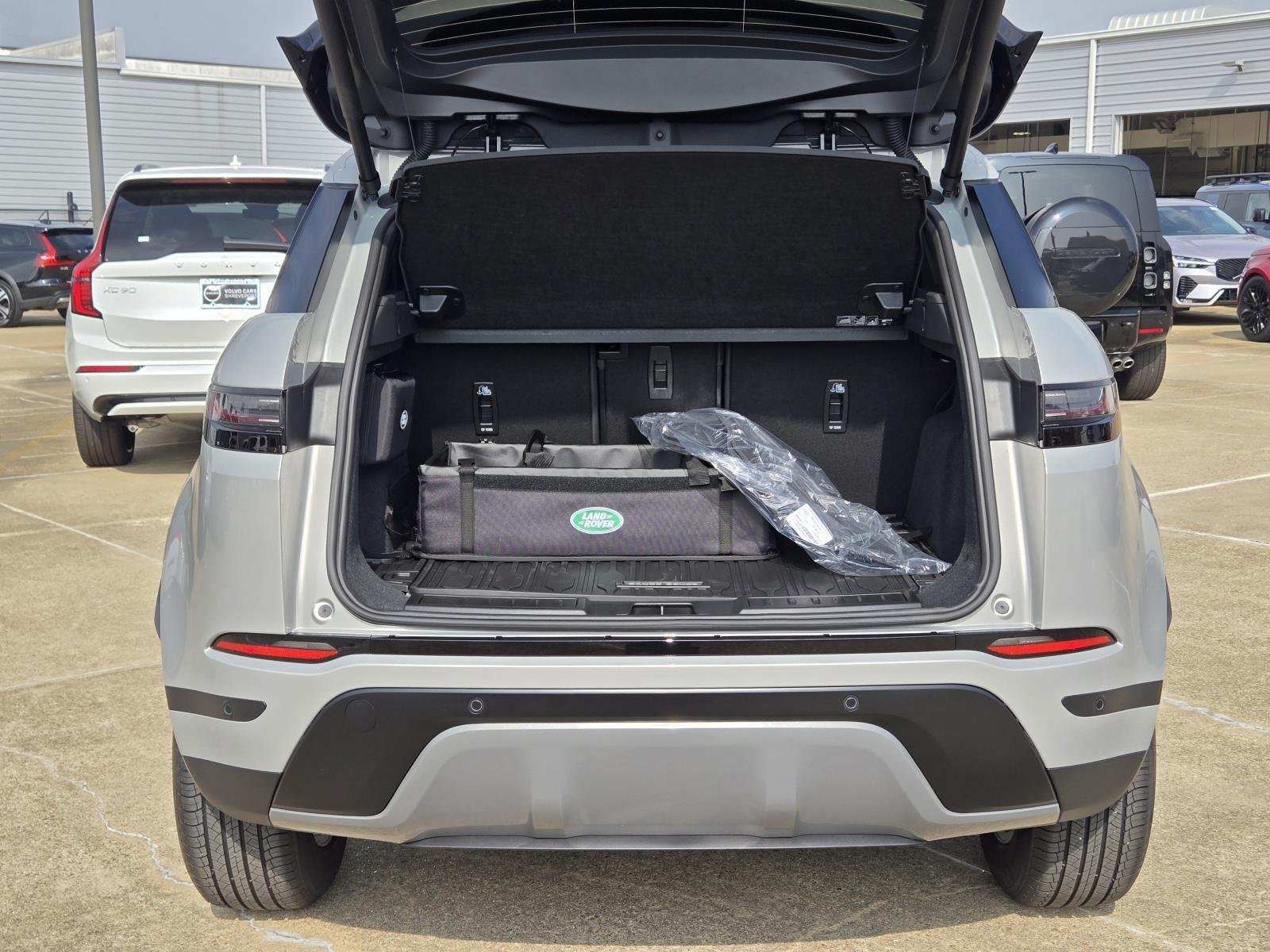 New 2026 Seoul Pearl Silver Land Rover Core S image 10