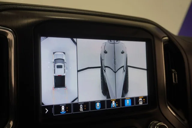 Used 2021 BLACK GMC AT4 image 36