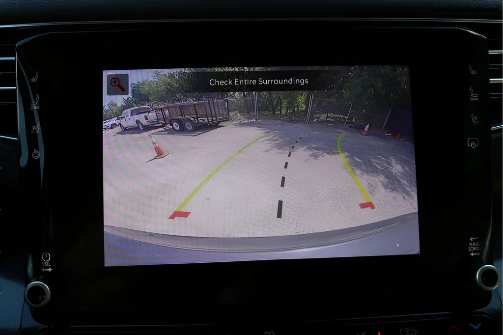 Used 2024 Gray Jeep Base image 25