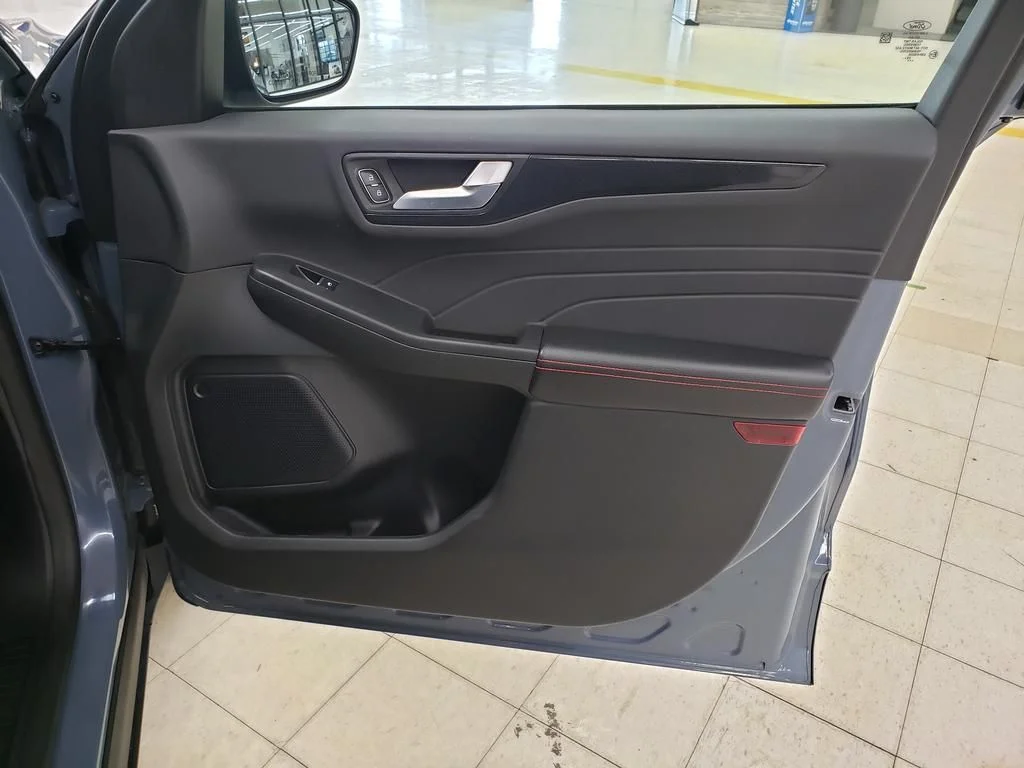 Certified Used 2025 Vapor Blue Ford ST-Line image 20