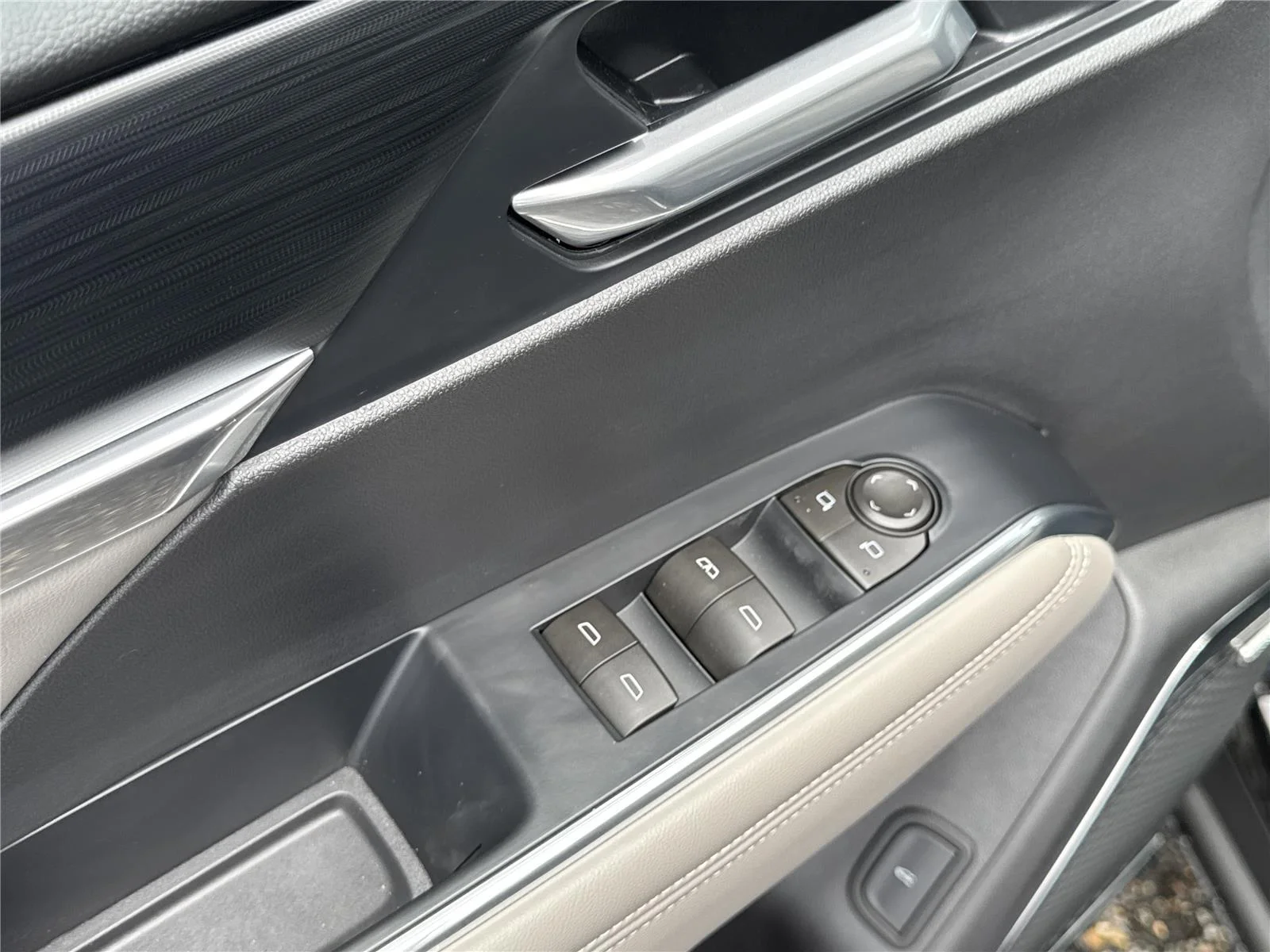 New 2026 Ebony Twilight Metallic GMC Elevation image 18