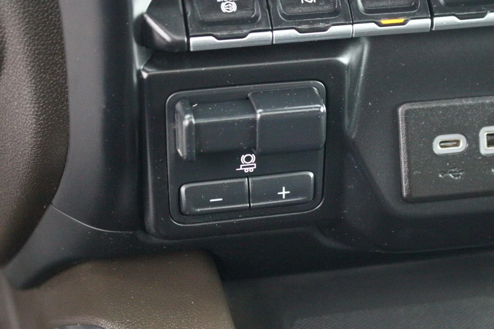 Used 2023 Ebony Twilight Metallic GMC Denali image 31