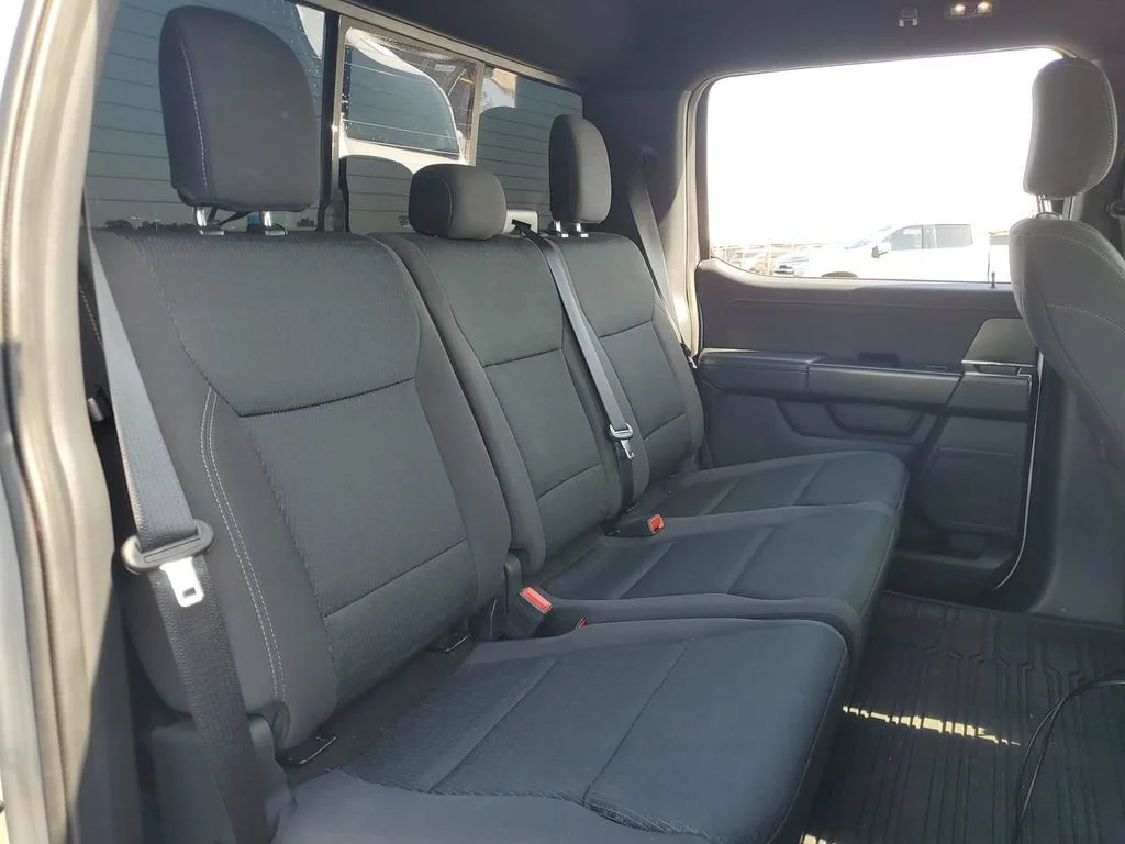 Used 2024 Silver Ford XLT image 33
