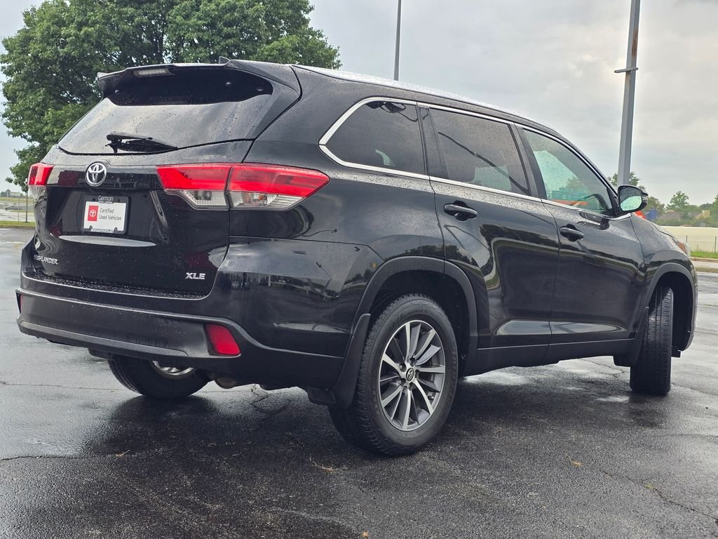 Used 2019 Black Toyota XLE image 17