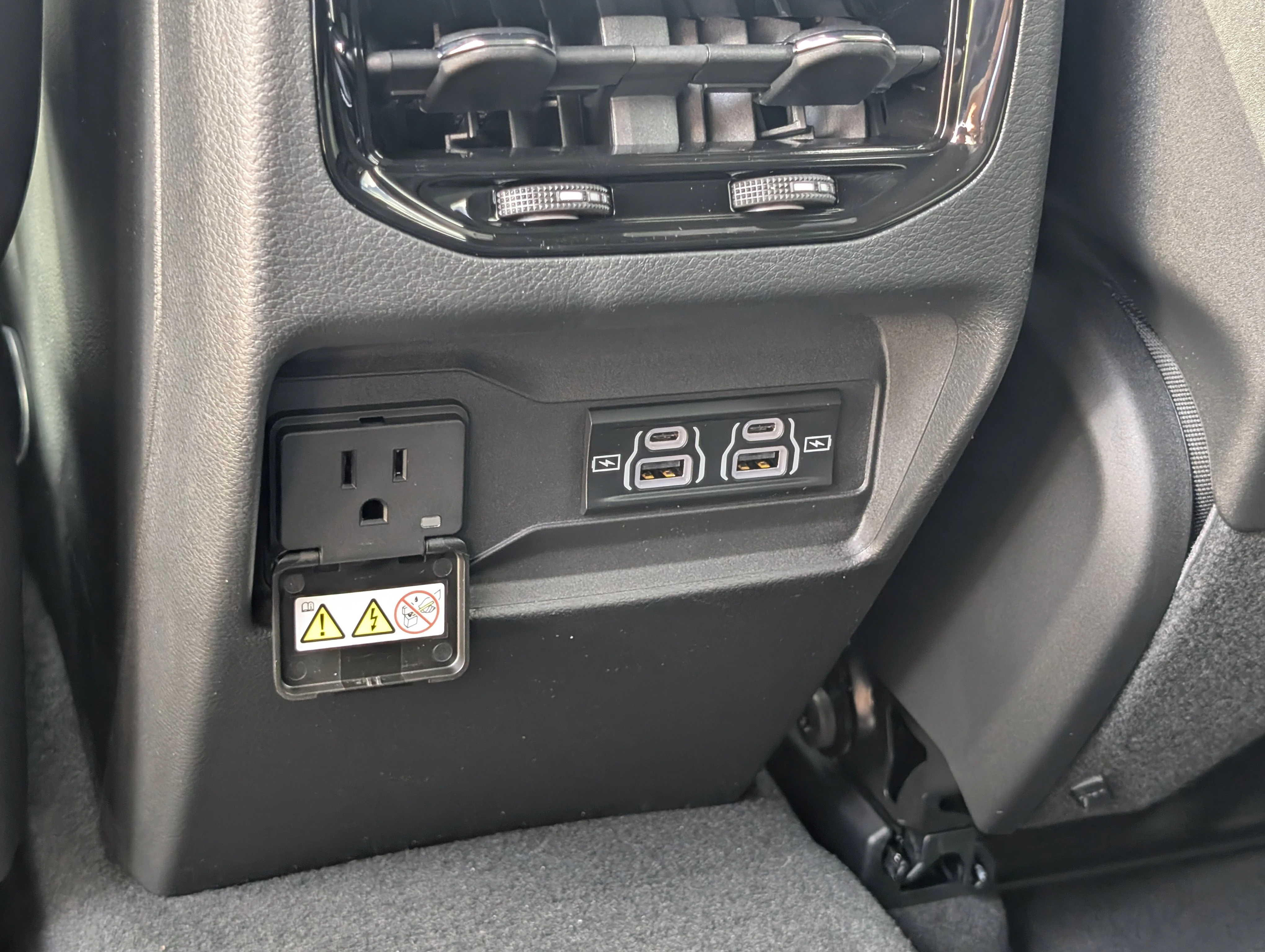 New 2025 Baltic Grey Metallic Jeep Altitude image 21