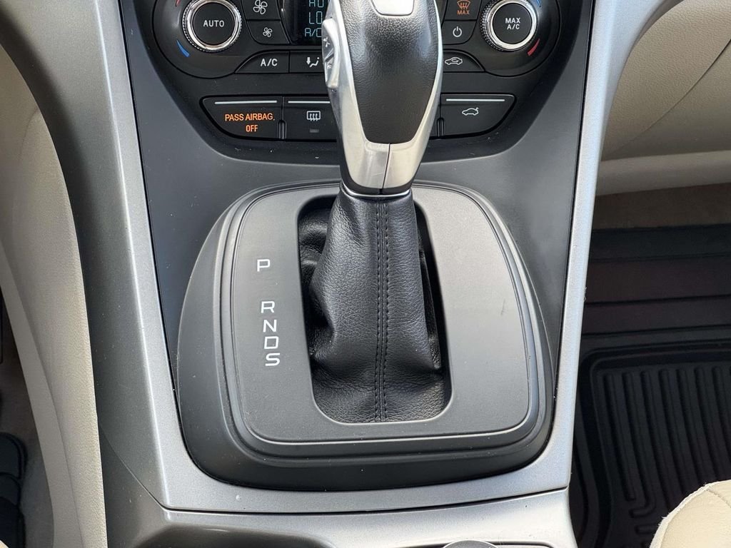 Used 2015 Gray Ford SE image 21