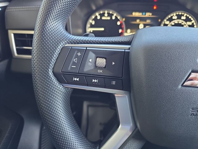 Used 2025 Black Mitsubishi ES image 17