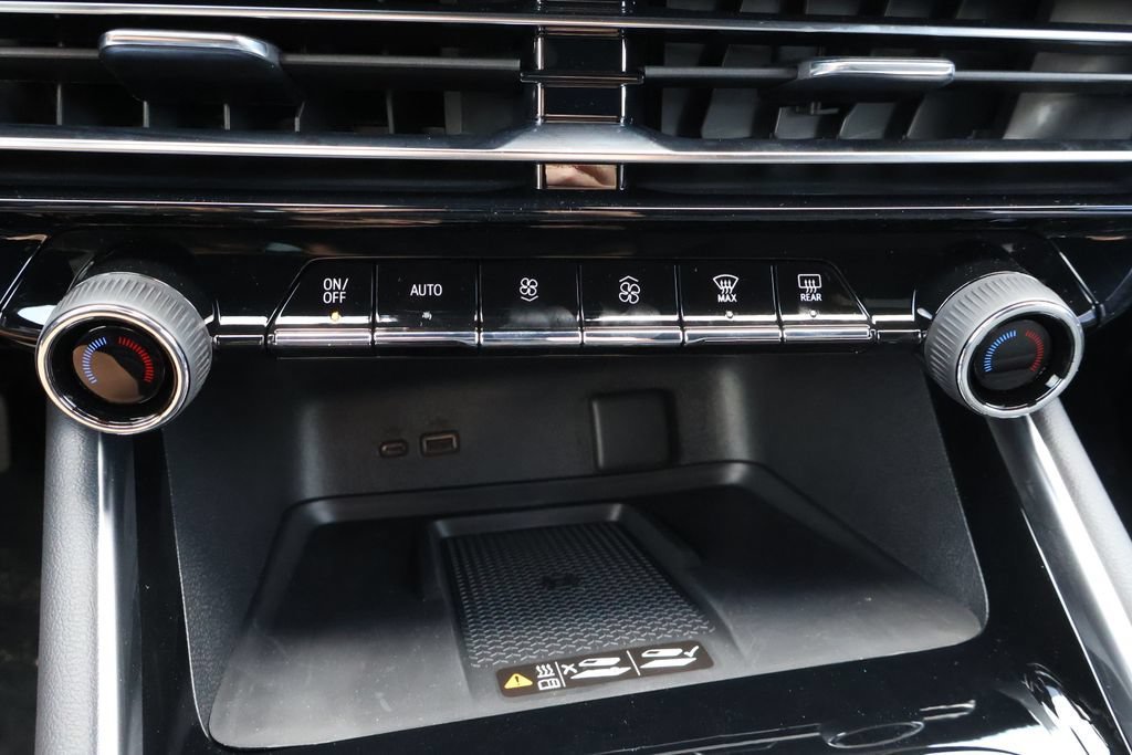 2027 Chevrolet Traverse LT - Photo 31